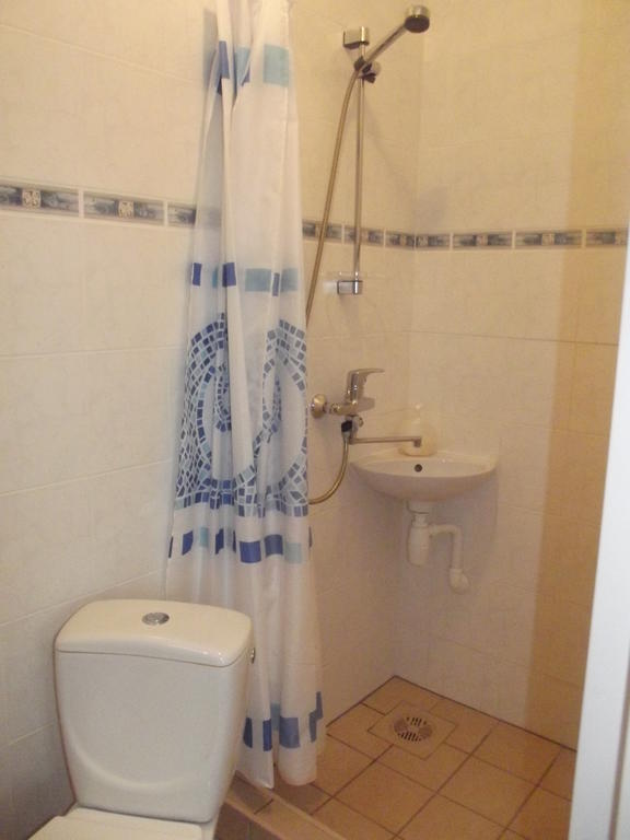 Kure Guesthouse Rahinge Chambre photo